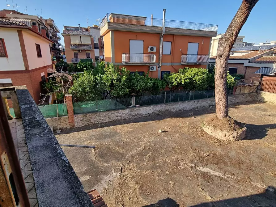 Immagine 33 di Appartamento in vendita  in via ortipoli a Roma