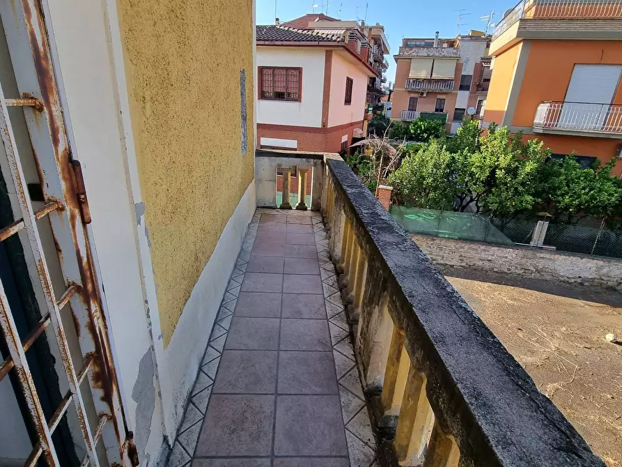 Immagine 34 di Appartamento in vendita  in via ortipoli a Roma