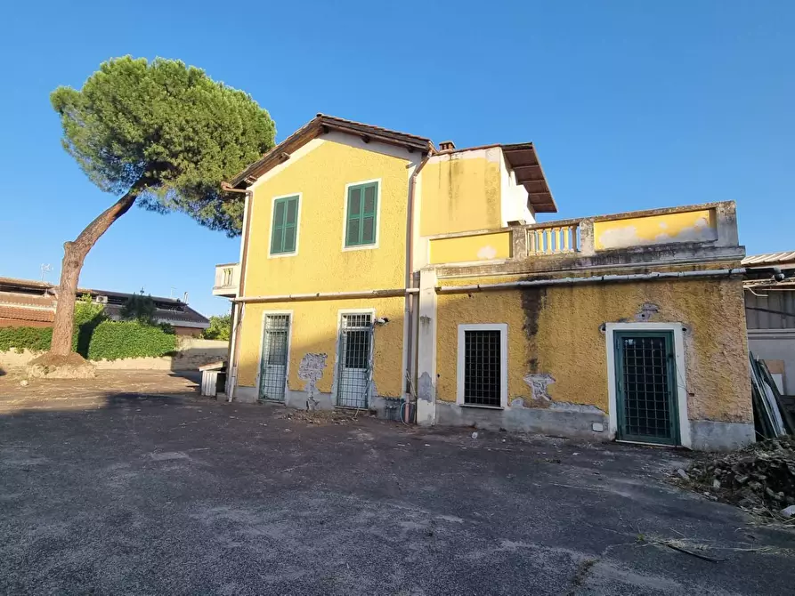 Immagine 37 di Appartamento in vendita  in via ortipoli a Roma