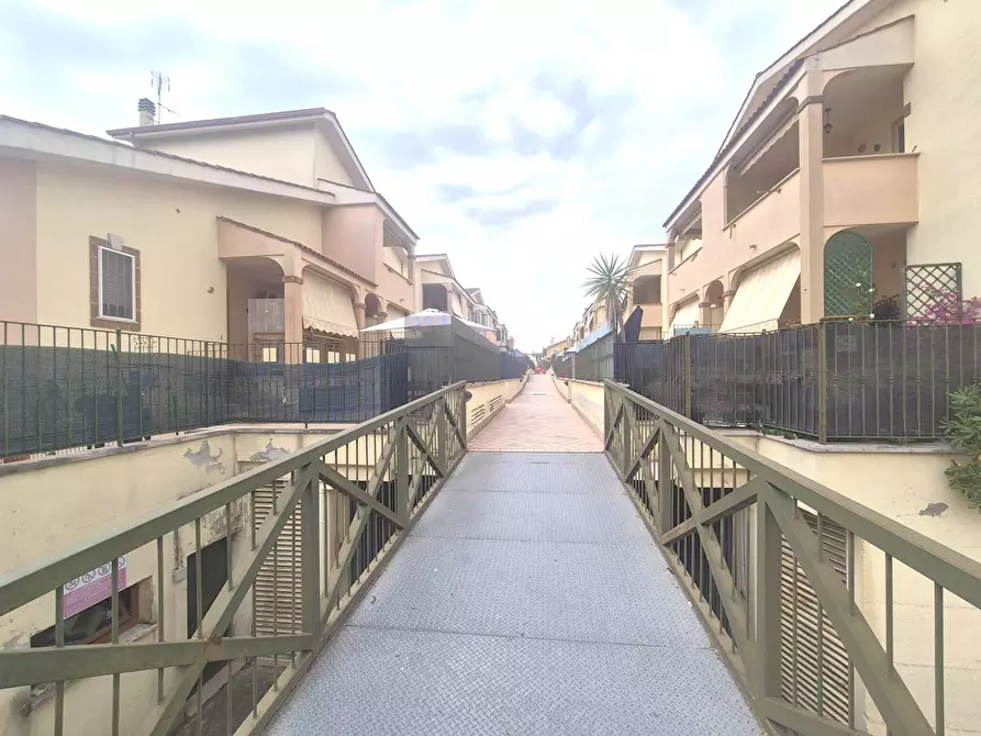 Immagine 2 di Appartamento in vendita  in Via Della Riserva Nuova 261 a Roma