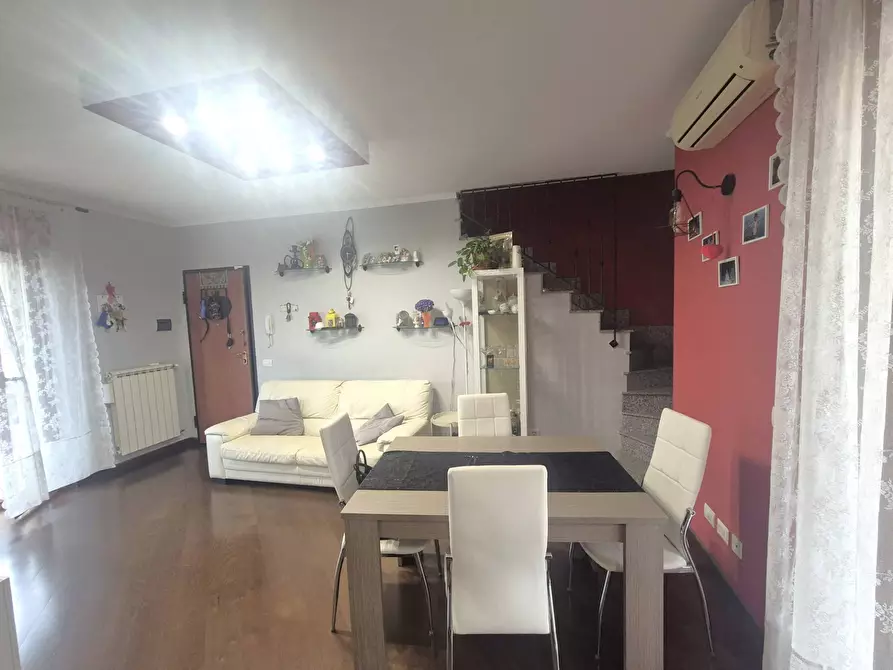 Immagine 5 di Appartamento in vendita  in Via Della Riserva Nuova 261 a Roma