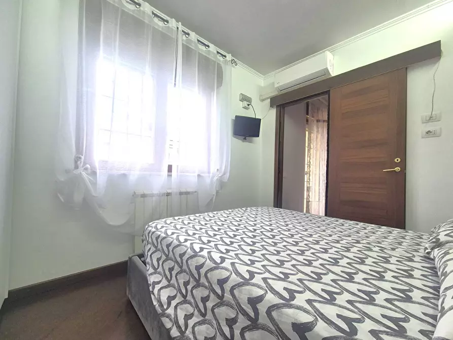 Immagine 12 di Appartamento in vendita  in Via Della Riserva Nuova 261 a Roma