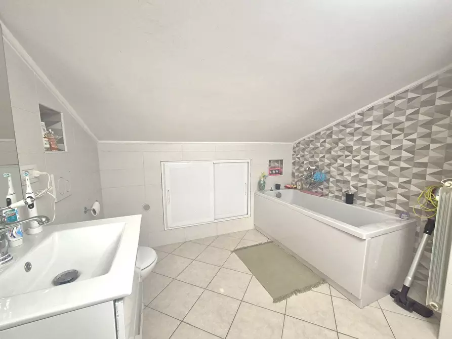 Immagine 17 di Appartamento in vendita  in Via Della Riserva Nuova 261 a Roma