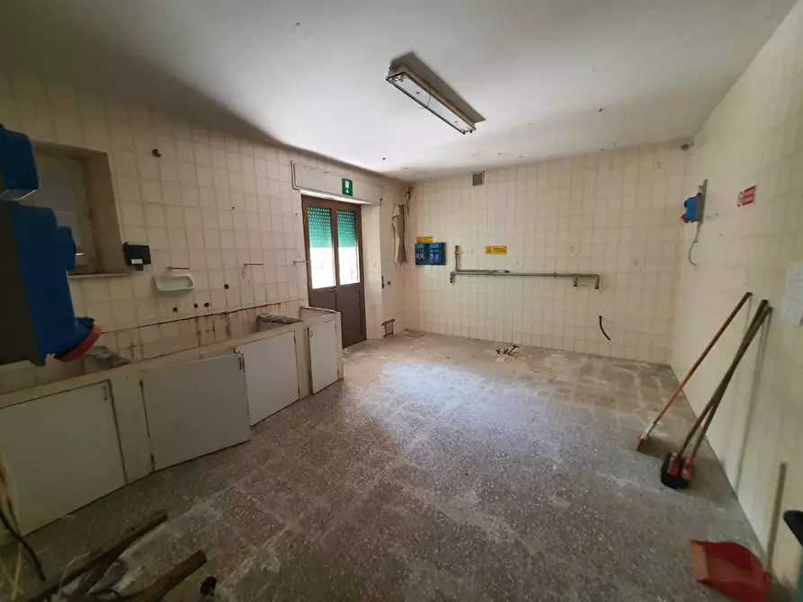 Immagine 11 di Albergo/B&B/Residence in vendita  in via giosuè carducci 10 a Chianciano Terme