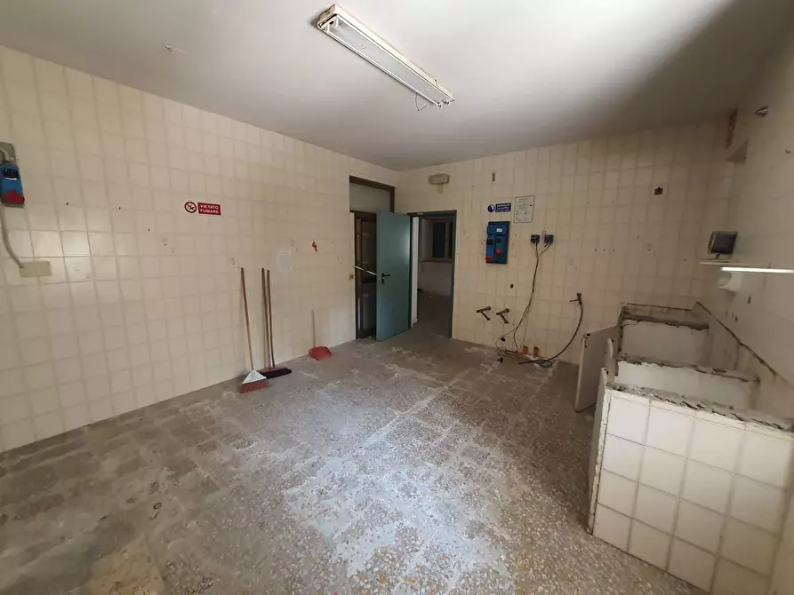 Immagine 12 di Albergo/B&B/Residence in vendita  in via giosuè carducci 10 a Chianciano Terme