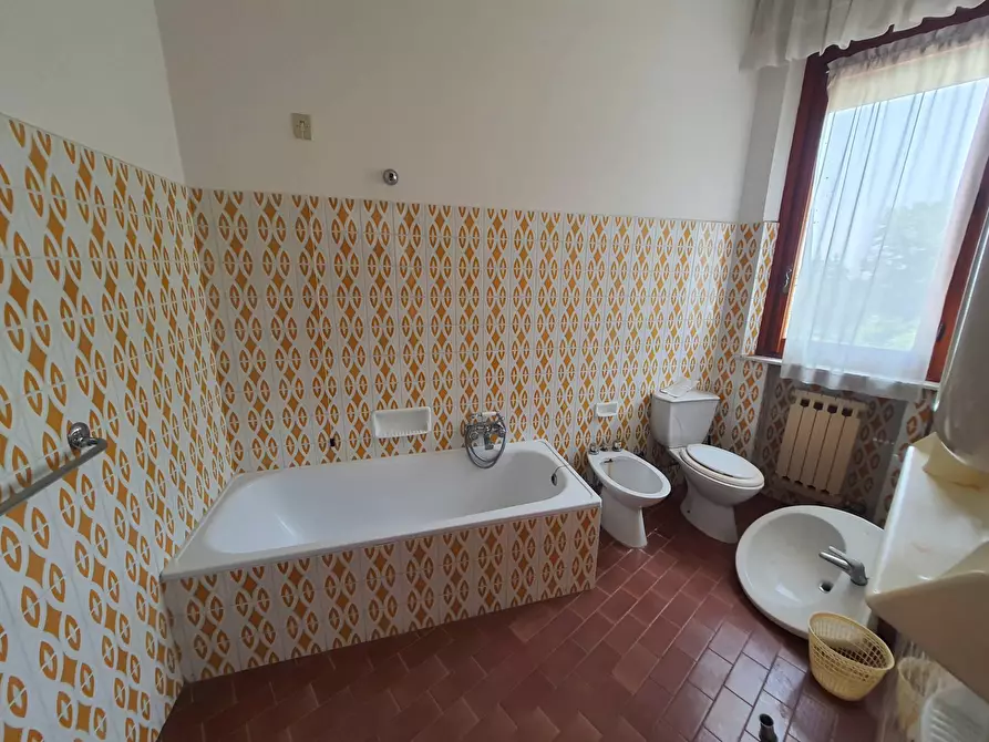 Immagine 16 di Albergo/B&B/Residence in vendita  in via giosuè carducci 10 a Chianciano Terme