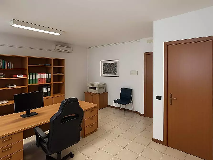 Immagine 4 di Appartamento in vendita  in Viale Giorgio Morandi 199 a Roma