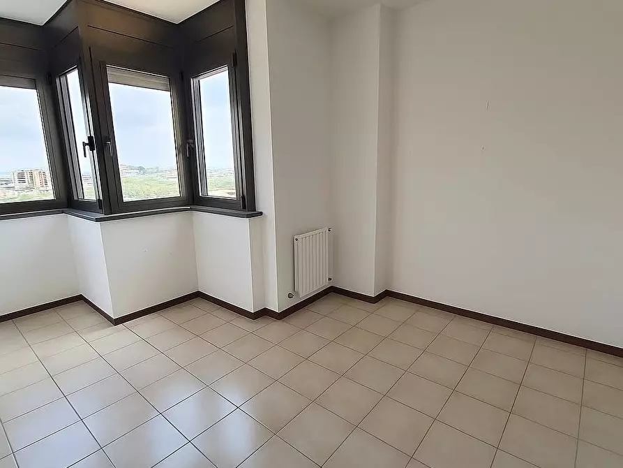 Immagine 12 di Appartamento in vendita  in Viale Giorgio Morandi 199 a Roma