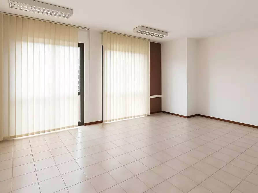 Immagine 13 di Appartamento in vendita  in Viale Giorgio Morandi 199 a Roma