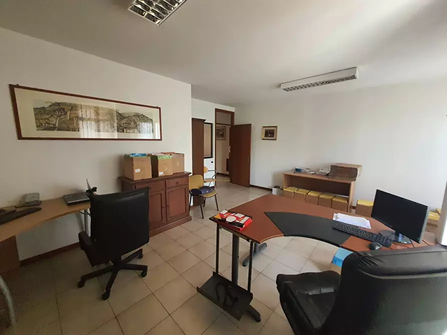 Immagine 21 di Appartamento in vendita  in Viale Giorgio Morandi 199 a Roma