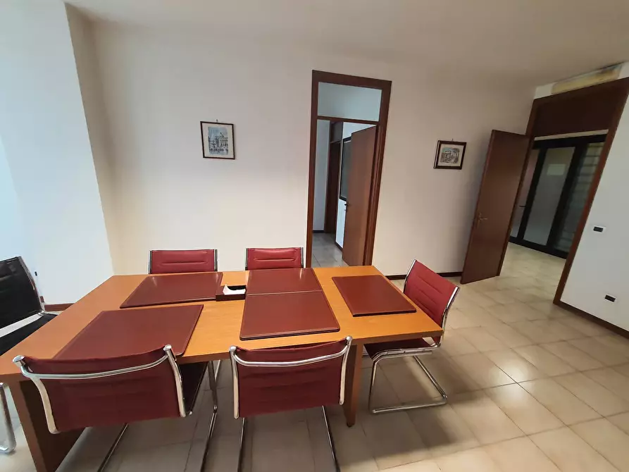 Immagine 29 di Appartamento in vendita  in Viale Giorgio Morandi 199 a Roma