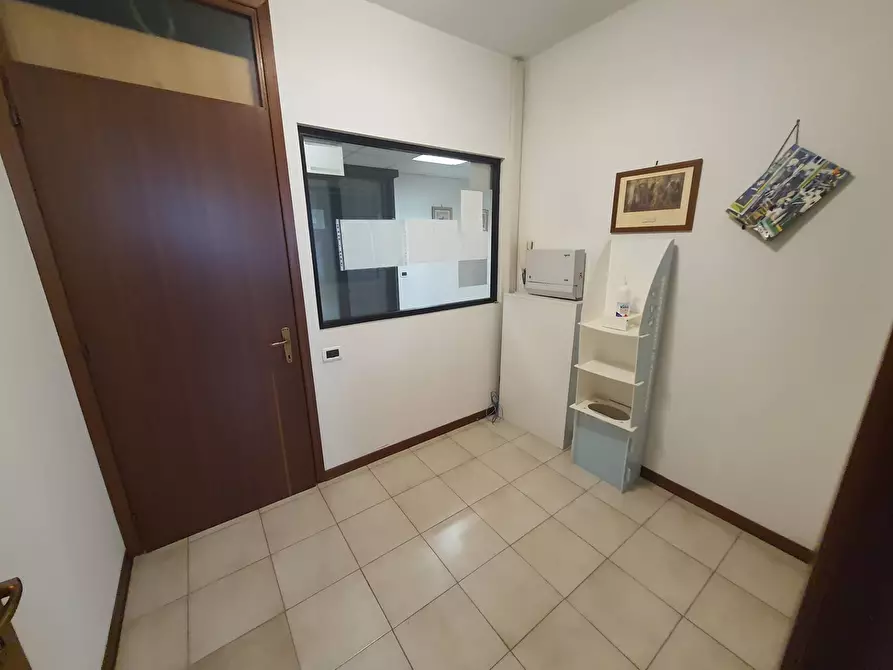 Immagine 32 di Appartamento in vendita  in Viale Giorgio Morandi 199 a Roma