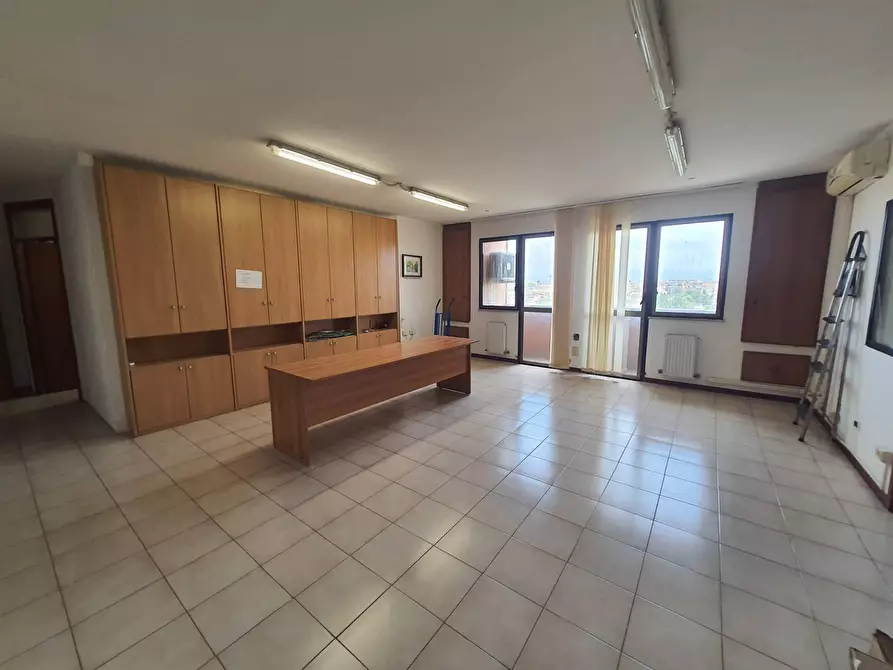 Immagine 34 di Appartamento in vendita  in Viale Giorgio Morandi 199 a Roma