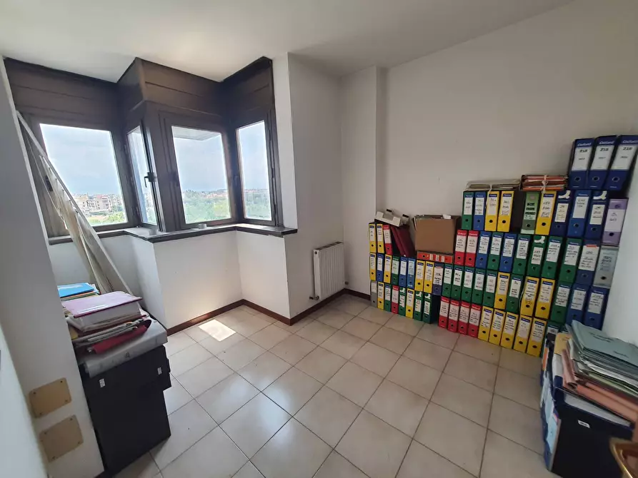 Immagine 40 di Appartamento in vendita  in Viale Giorgio Morandi 199 a Roma