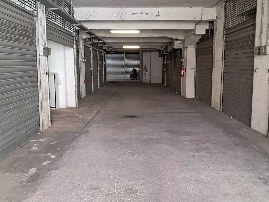 Immagine 3 di Box auto in vendita  in Via dei Giardinetti 33 a Roma