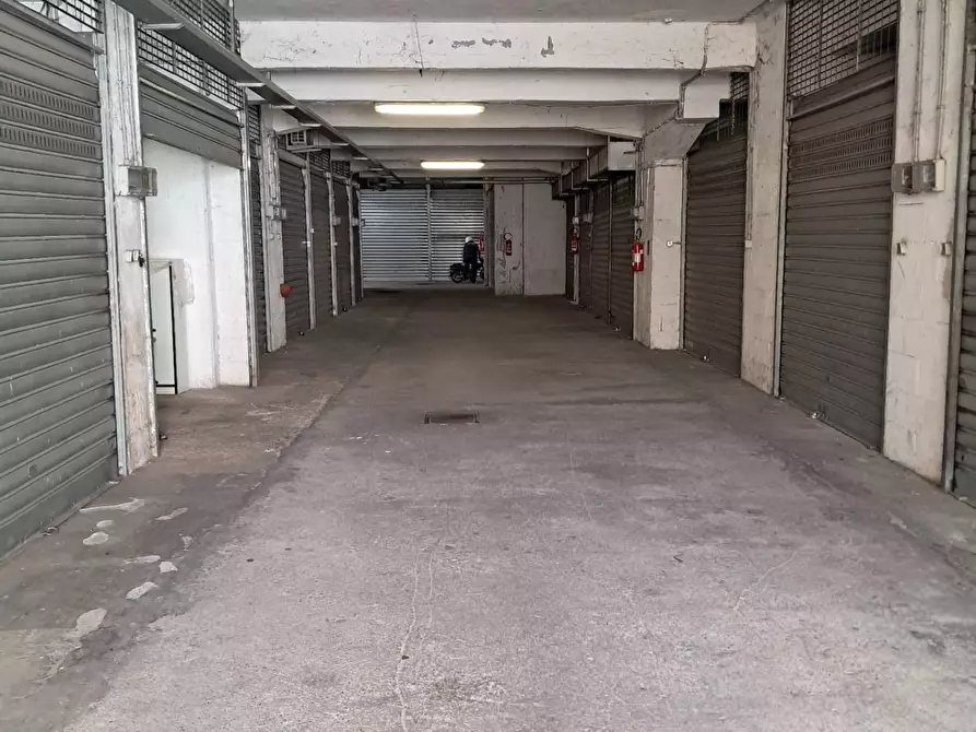 Immagine 4 di Box auto in vendita  in Via dei Giardinetti 33 a Roma