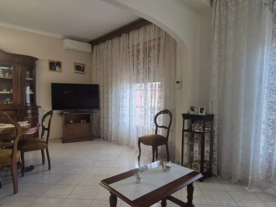 Immagine 1 di Appartamento in vendita  in Via Acate 17 a Roma