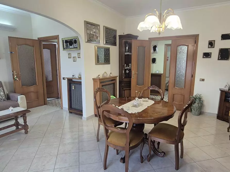 Immagine 3 di Appartamento in vendita  in Via Acate 17 a Roma