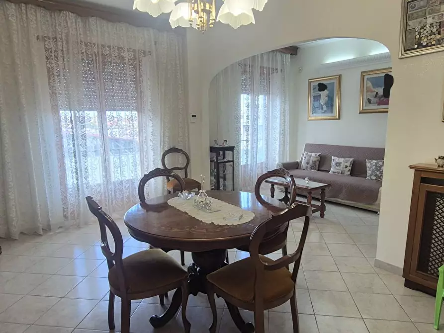 Immagine 4 di Appartamento in vendita  in Via Acate 17 a Roma