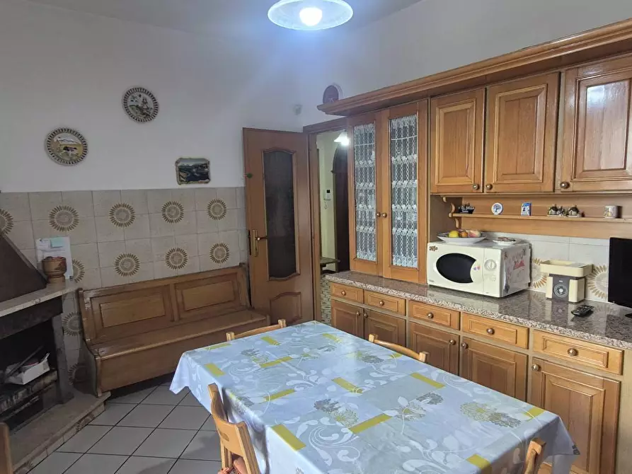 Immagine 8 di Appartamento in vendita  in Via Acate 17 a Roma