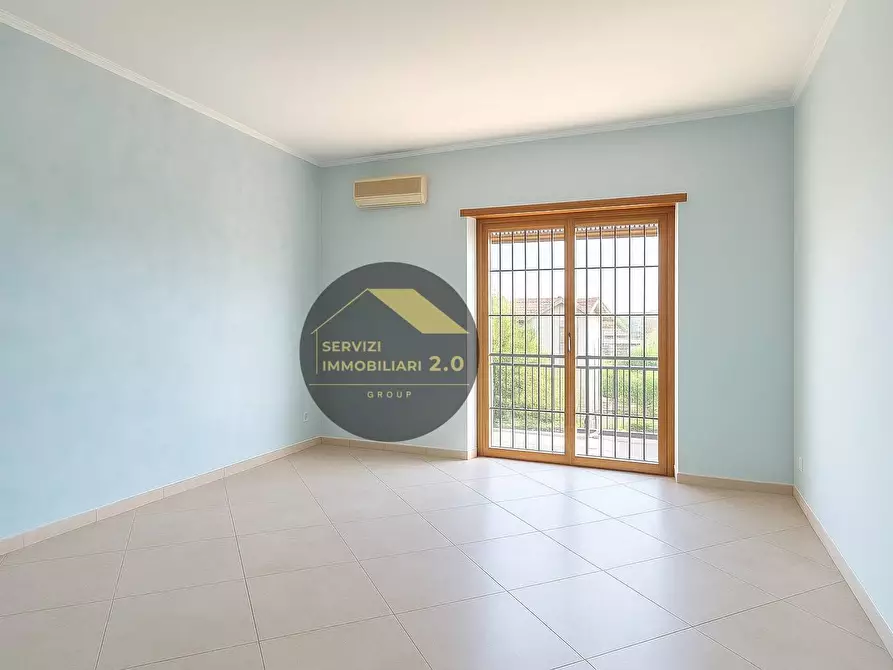 Immagine 3 di Appartamento in vendita  in Via Raddusa 9 a Roma