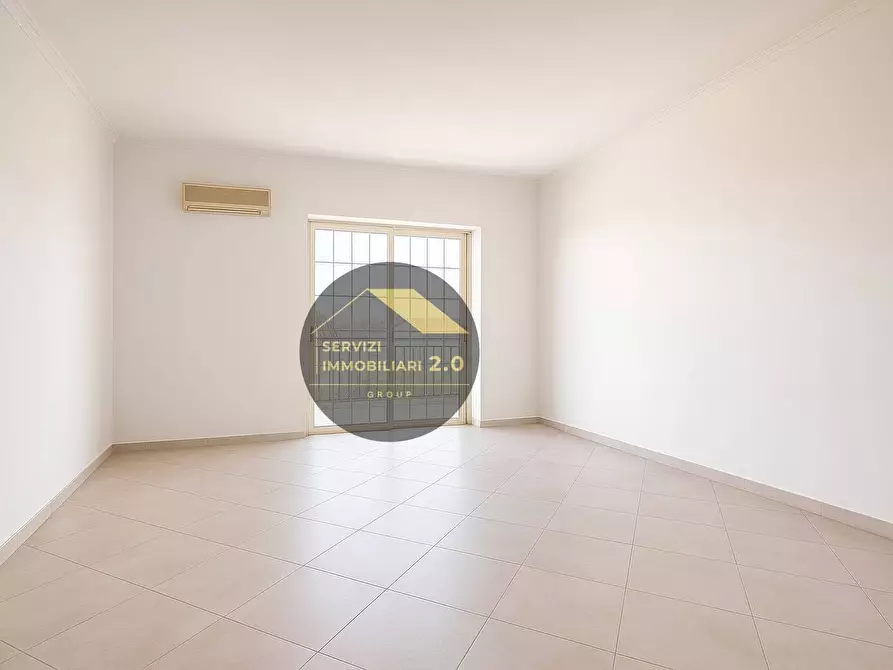 Immagine 4 di Appartamento in vendita  in Via Raddusa 9 a Roma