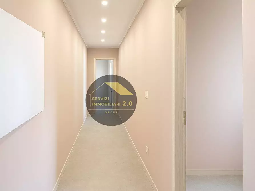 Immagine 8 di Appartamento in vendita  in Via Raddusa 9 a Roma