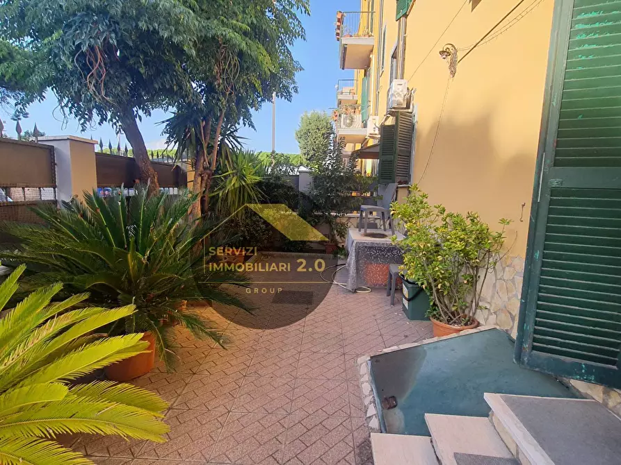 Immagine 1 di Appartamento in vendita  in via degli orafi 31 a Roma