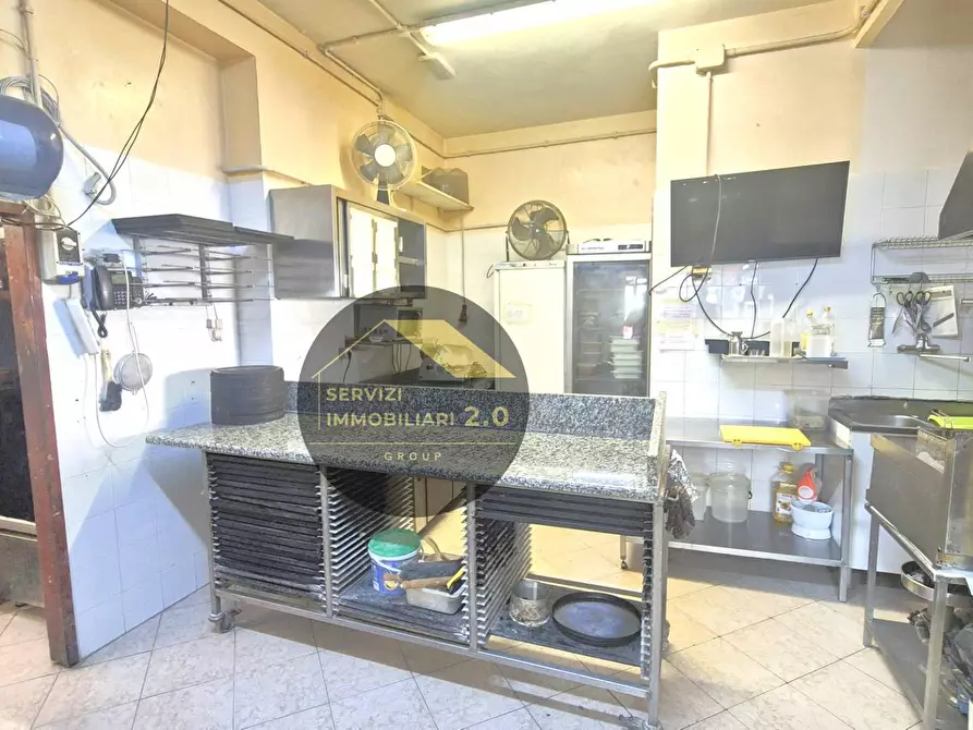 Immagine 9 di Attività commerciale in vendita  in Via Basico' 23 a Roma