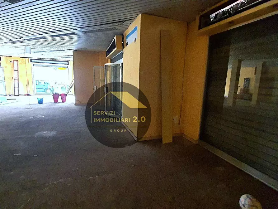 Immagine 18 di Locale commerciale in affitto  in via del fosso di santa maura 136A a Roma