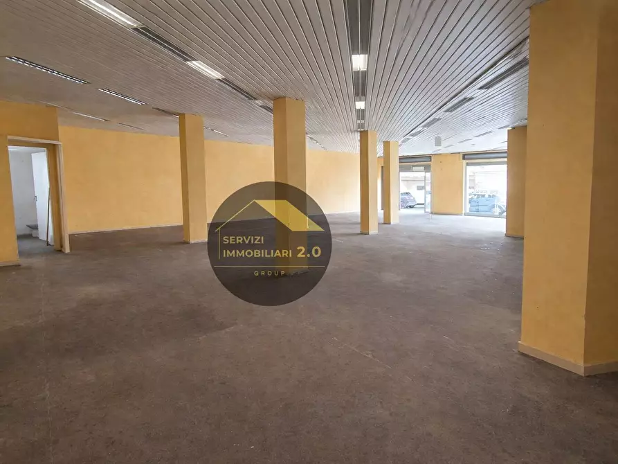 Immagine 22 di Locale commerciale in affitto  in via del fosso di santa maura 136A a Roma