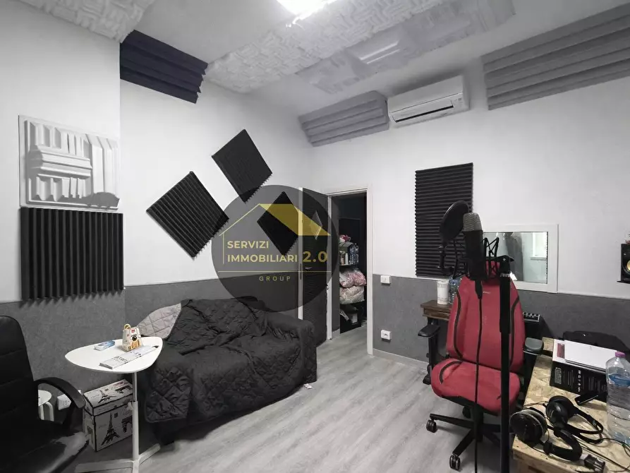 Immagine 5 di Locale commerciale in vendita  in Via Mario Lizzani 26 a Roma