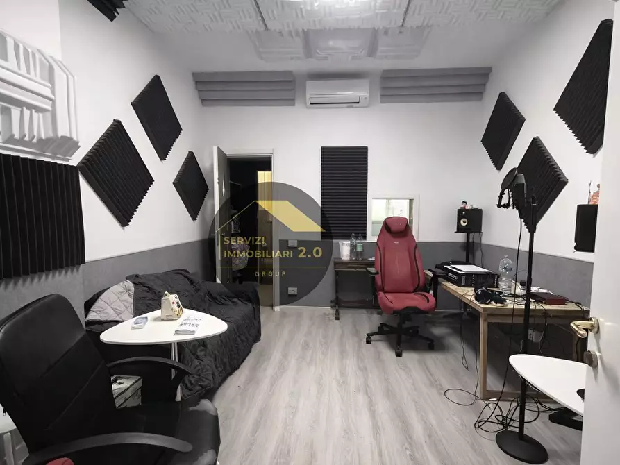 Immagine 6 di Locale commerciale in vendita  in Via Mario Lizzani 26 a Roma