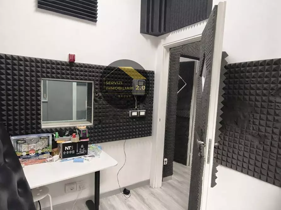 Immagine 7 di Locale commerciale in vendita  in Via Mario Lizzani 26 a Roma