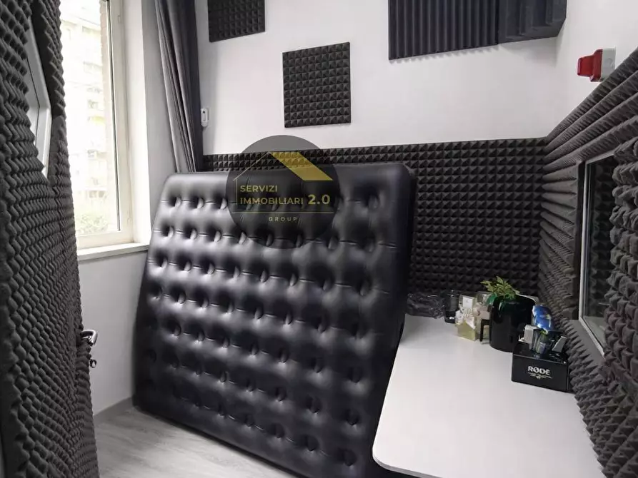 Immagine 8 di Locale commerciale in vendita  in Via Mario Lizzani 26 a Roma