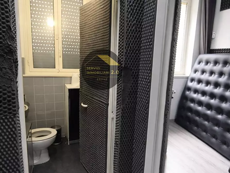 Immagine 9 di Locale commerciale in vendita  in Via Mario Lizzani 26 a Roma