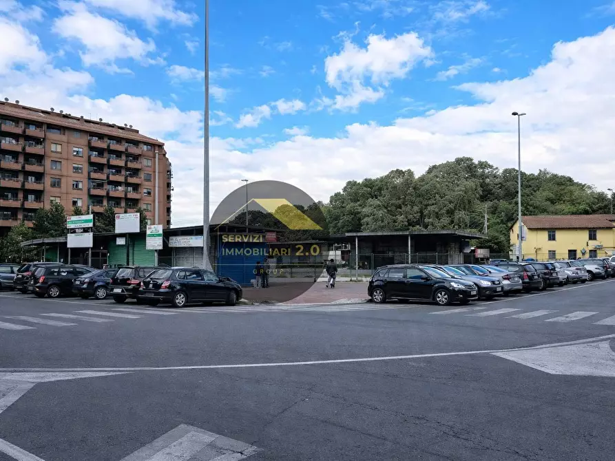 Immagine 1 di Locale commerciale in vendita  in Via Marco Celio Rufo 35 a Roma