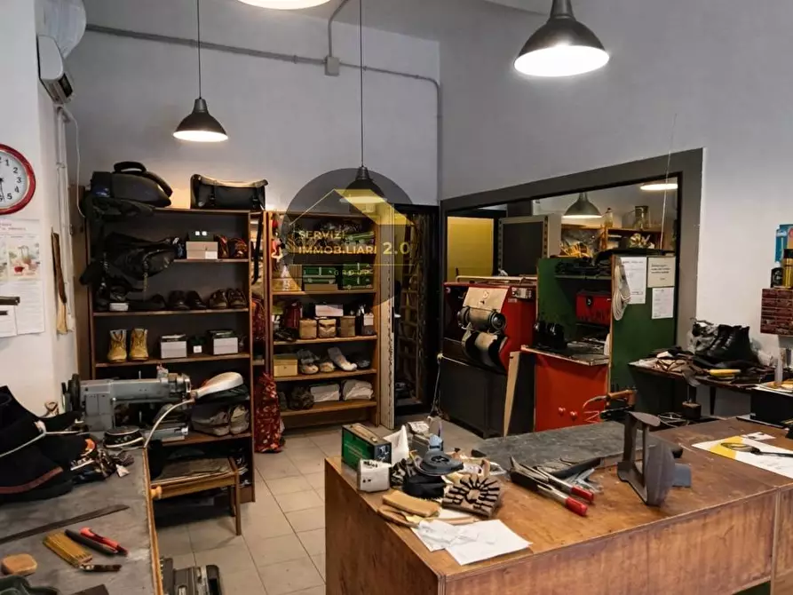 Immagine 4 di Locale commerciale in vendita  in Via Marco Celio Rufo 35 a Roma