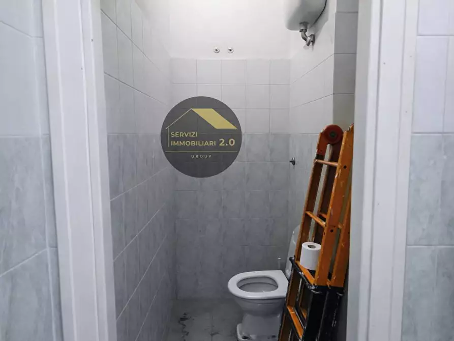 Immagine 9 di Locale commerciale in vendita  in Via Marco Celio Rufo 35 a Roma