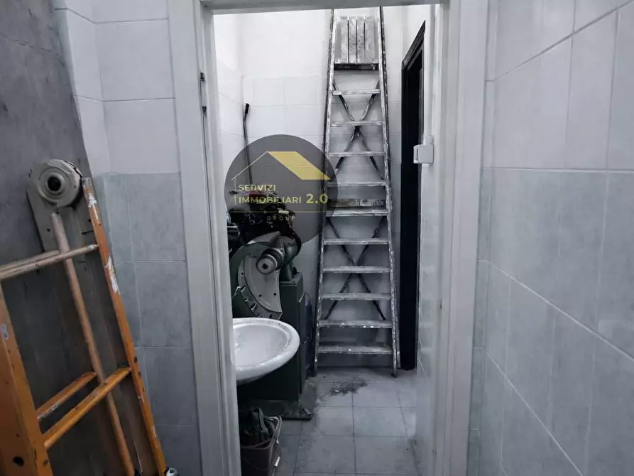 Immagine 10 di Locale commerciale in vendita  in Via Marco Celio Rufo 35 a Roma