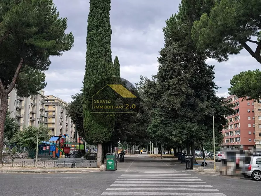 Immagine 12 di Locale commerciale in vendita  in Via Marco Celio Rufo 35 a Roma