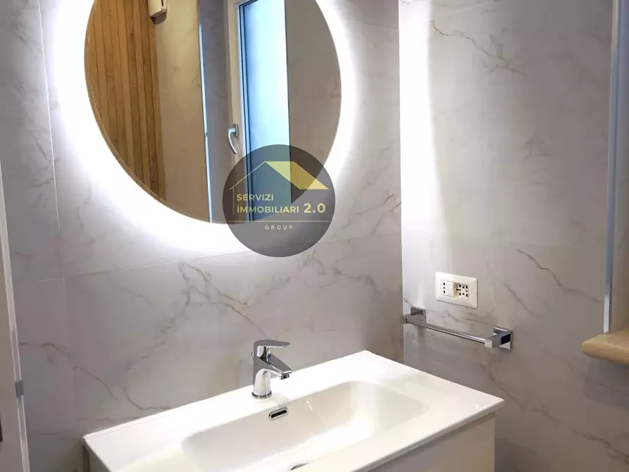 Immagine 12 di Appartamento in affitto  in Via Tricase a Roma