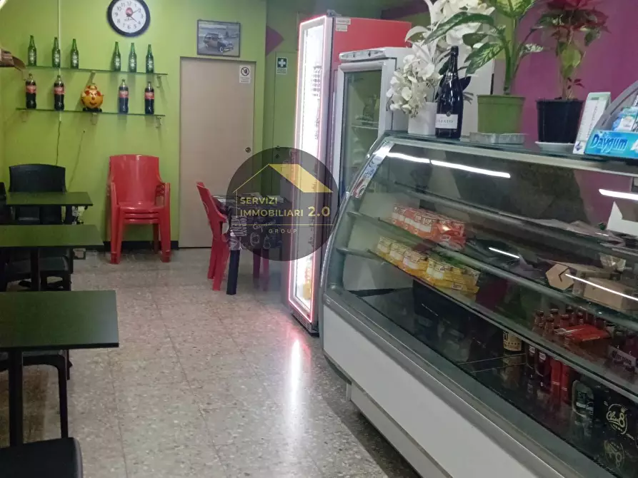 Immagine 13 di Locale commerciale in vendita  in Via della Tenuta di Torrenova 38 a Roma