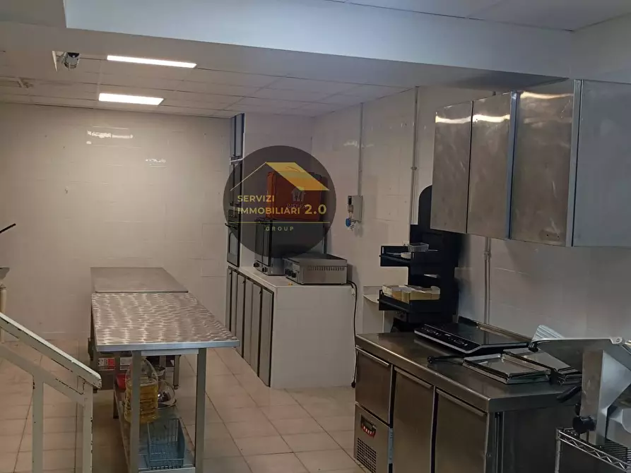 Immagine 17 di Locale commerciale in vendita  in Via della Tenuta di Torrenova 38 a Roma