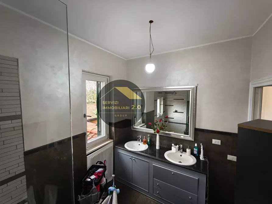 Immagine 25 di Villa in vendita  in via corana 84 a Cisterna Di Latina