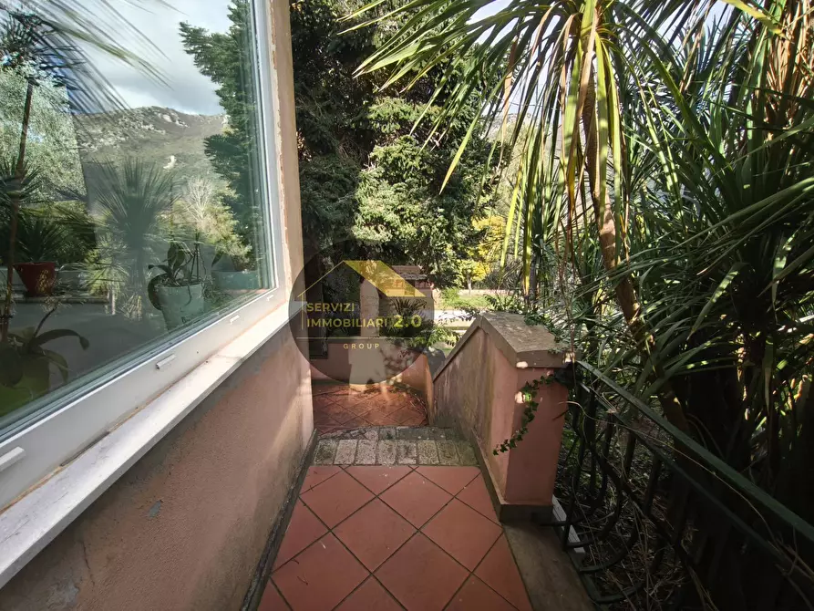 Immagine 40 di Villa in vendita  in via corana 84 a Cisterna Di Latina