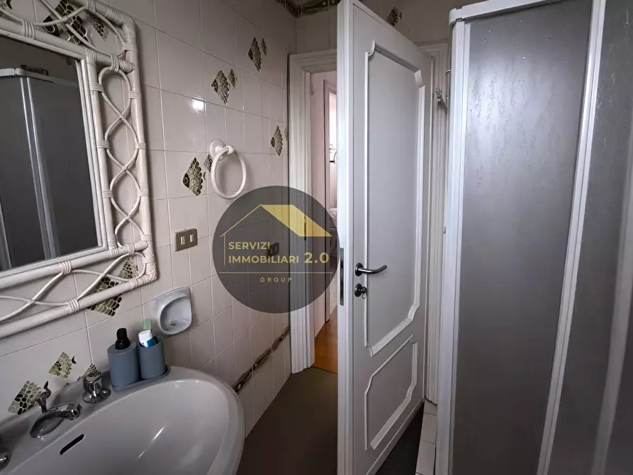 Immagine 48 di Villa in vendita  in via corana 84 a Cisterna Di Latina