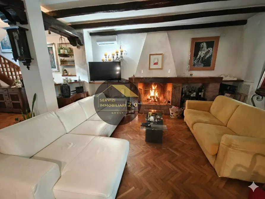 Immagine 5 di Villa in vendita  in via corana 84 a Cisterna Di Latina