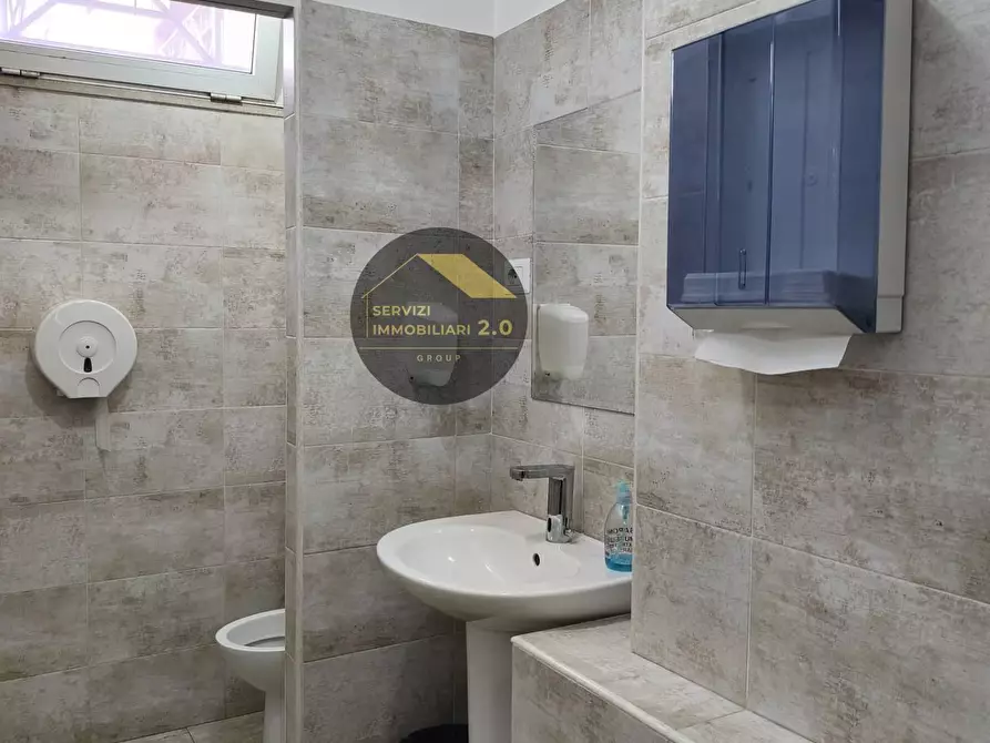 Immagine 24 di Locale commerciale in vendita  in Via della Tenuta di Torrenova 38 a Roma