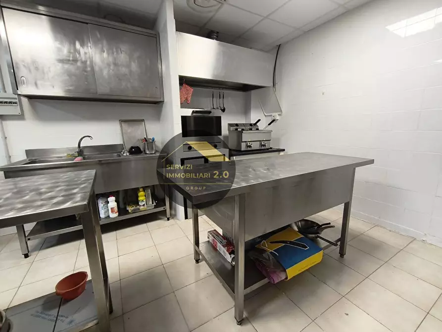 Immagine 26 di Locale commerciale in vendita  in Via della Tenuta di Torrenova 38 a Roma